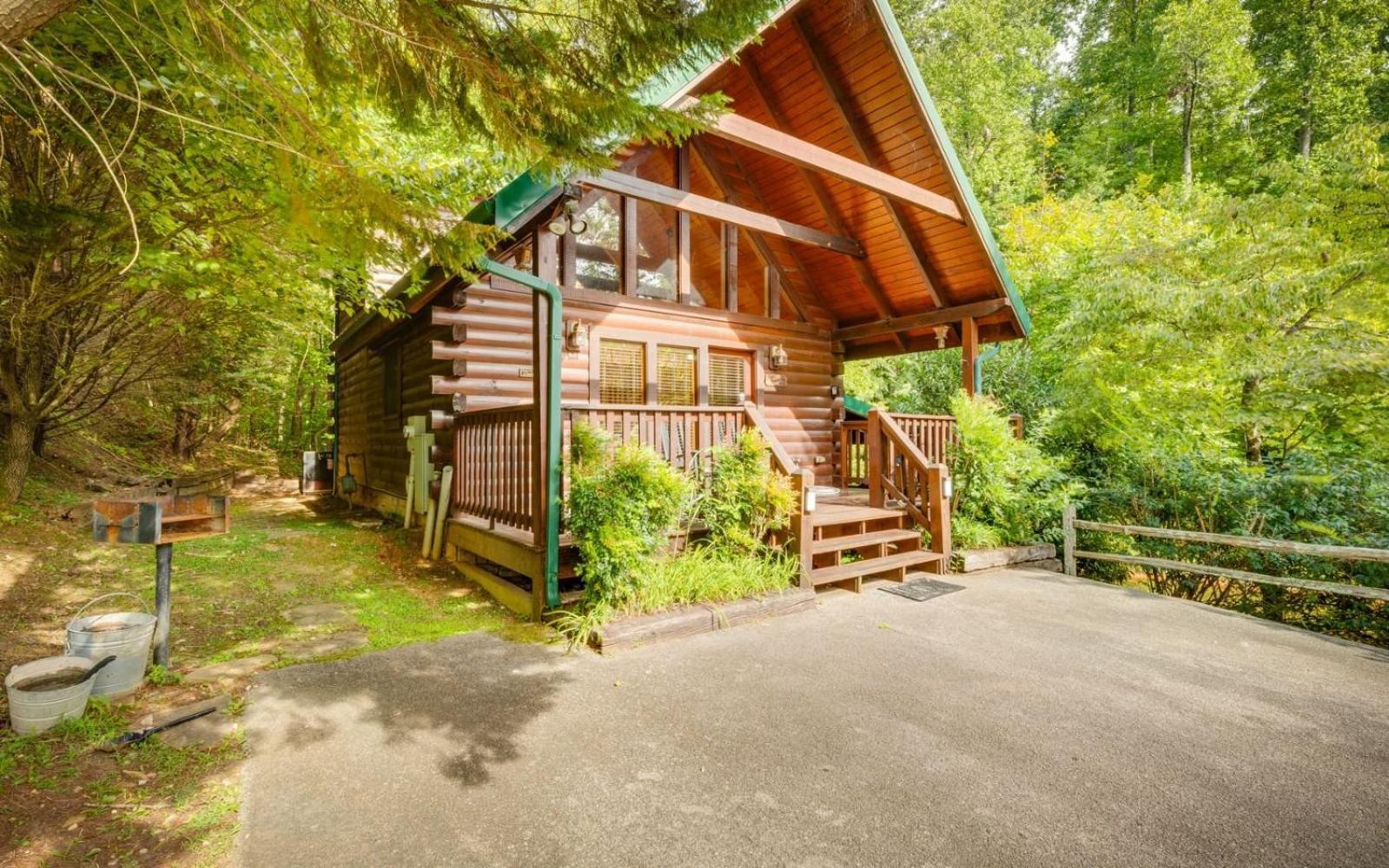 Hugs N Kisses Pool Table Hot Tub Pool Table Community Pool Close To Downtown Gatlinburg Zewnętrze zdjęcie