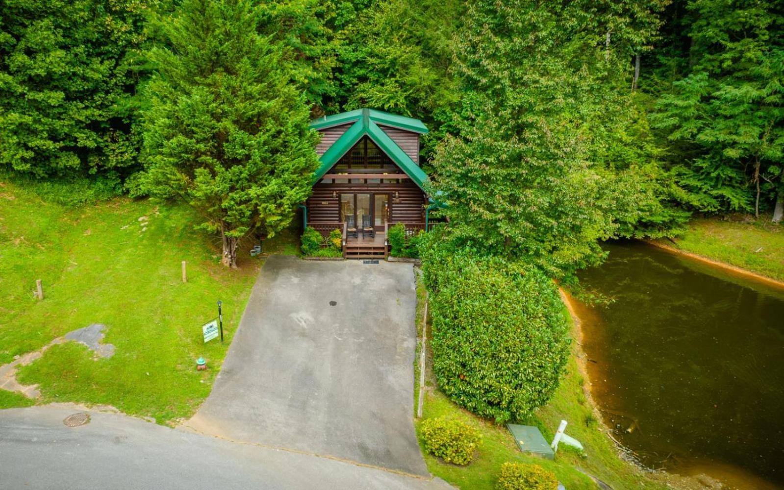 Hugs N Kisses Pool Table Hot Tub Pool Table Community Pool Close To Downtown Gatlinburg Zewnętrze zdjęcie