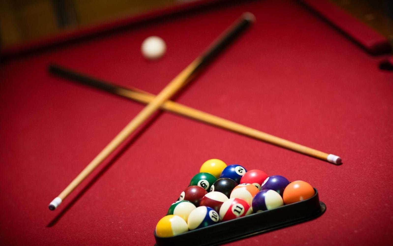 Hugs N Kisses Pool Table Hot Tub Pool Table Community Pool Close To Downtown Gatlinburg Zewnętrze zdjęcie