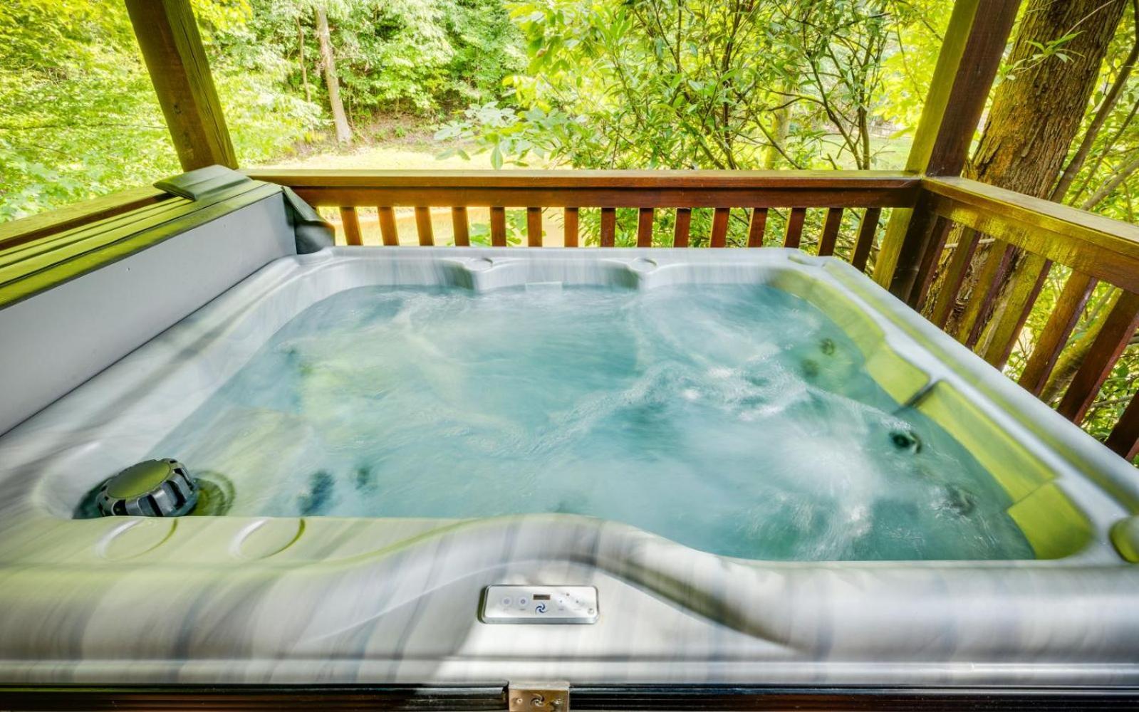 Hugs N Kisses Pool Table Hot Tub Pool Table Community Pool Close To Downtown Gatlinburg Zewnętrze zdjęcie
